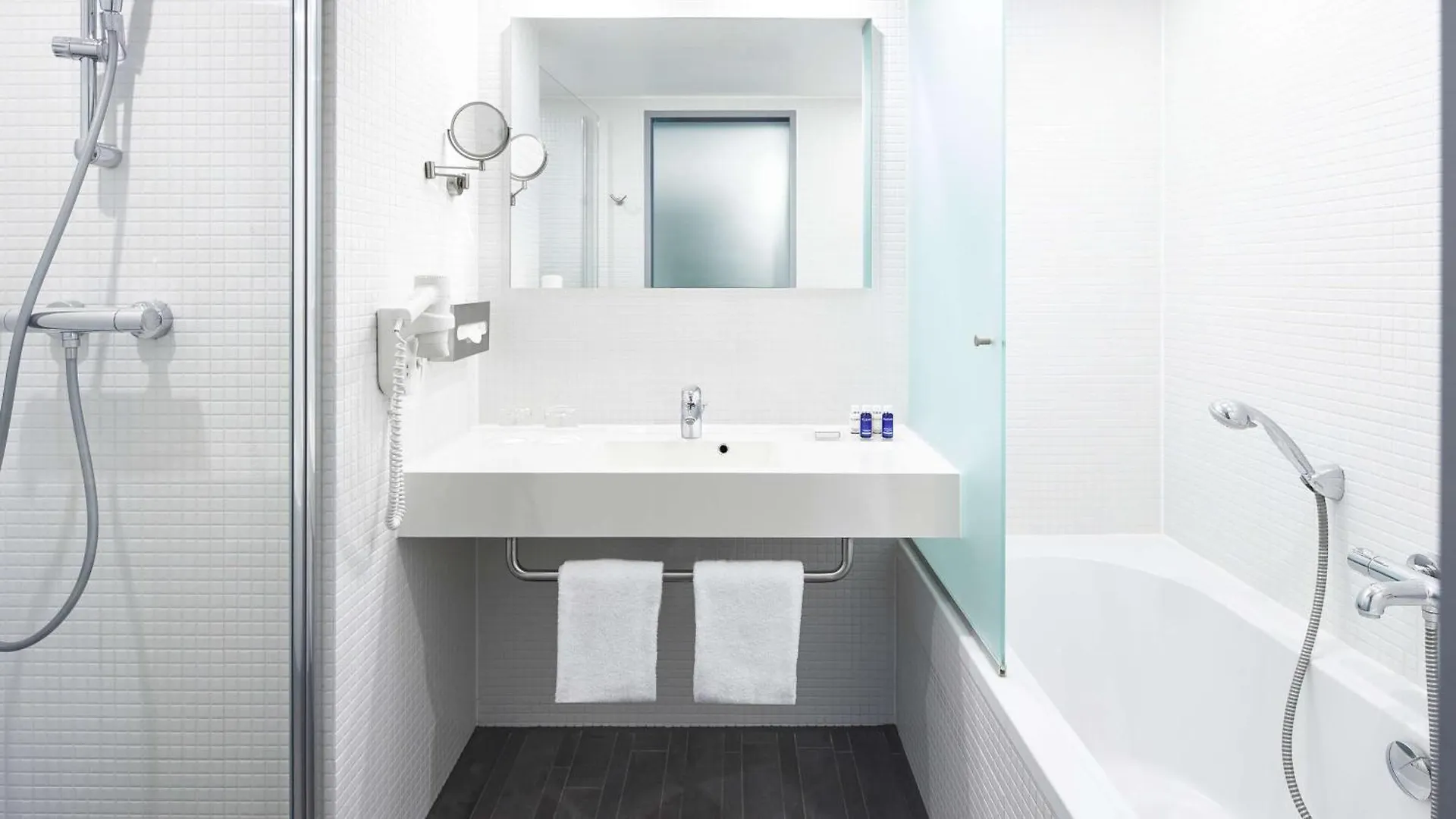Park Plaza Amsterdam Airport Hotel Lijnden 4*,