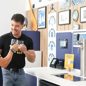 Meininger Amstel מלון
