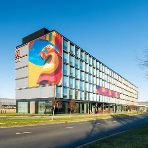 https://citizenm-hotel-amsterdam-airport.utrechthotels.net
